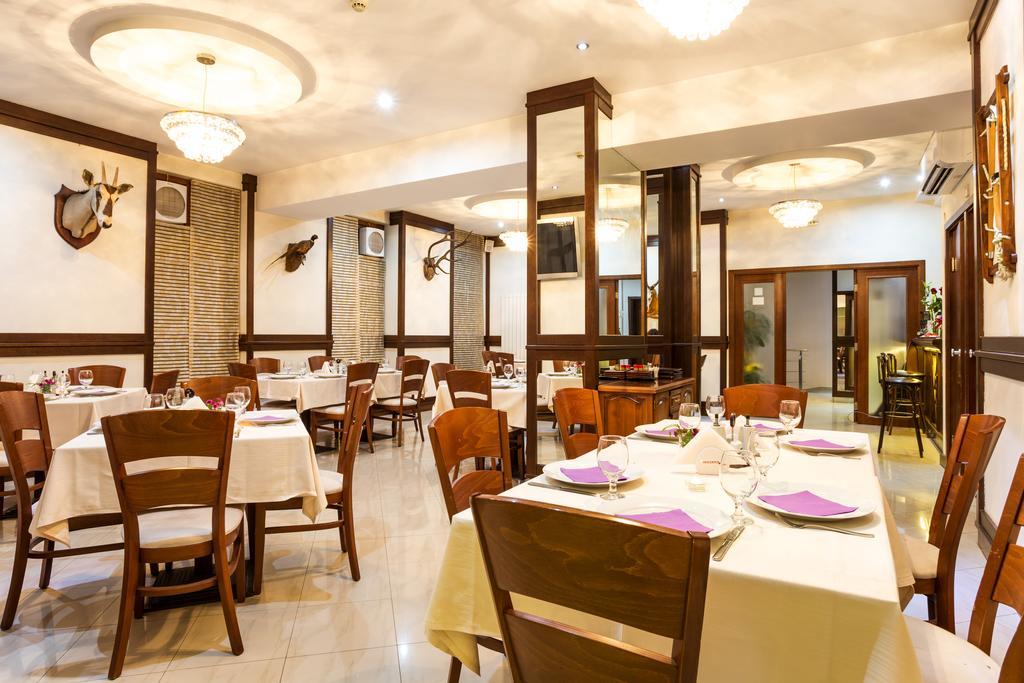 Family Hotel Teteven Exterior foto